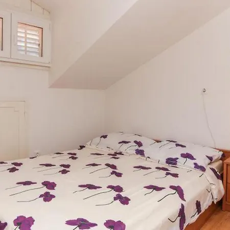 Larica - One Bedroom *