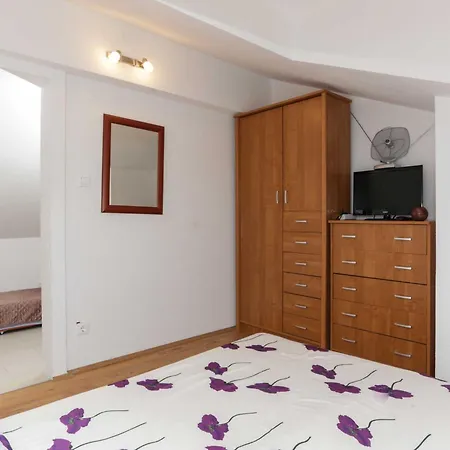 Larica - One Bedroom 아파트 *
